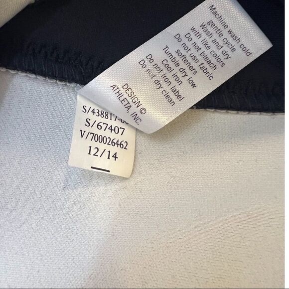 Athleta Fuse Color Block Dress. Size XS. Great Condition!! - Picture 11 of 12